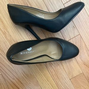 Riverberry black faux leather pumps size 8